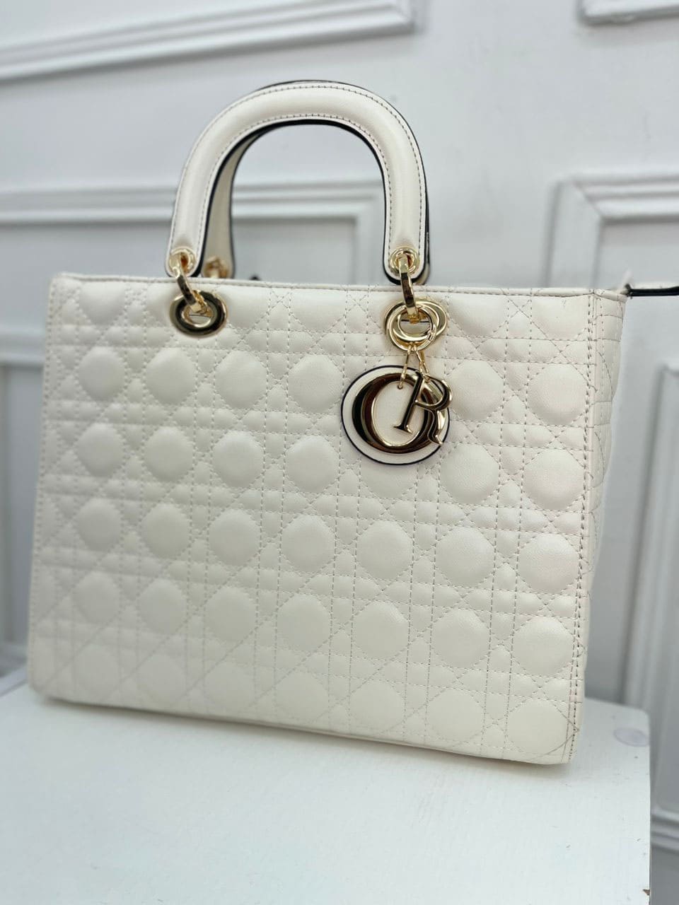 Cartera grande de relieve